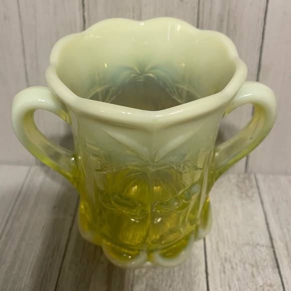 Vtg Nortwood Pattern Cherry Vaseline Glass Topaz Spooner by Mosser? - Picture 7 of 8